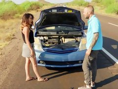 Man fixes her pussy instead of fixing her car