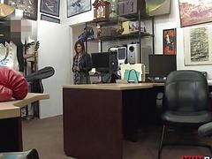 Brunette babe screwed by nasty pawn guy